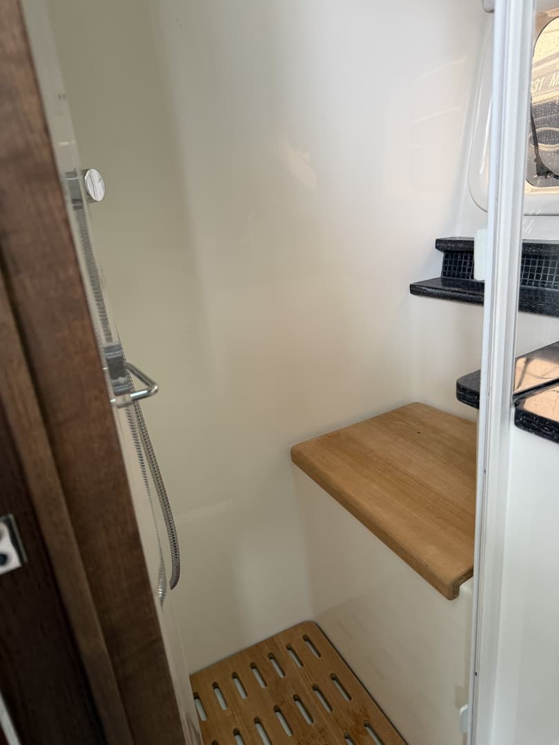2022 Sea Ray 370 Sundancer