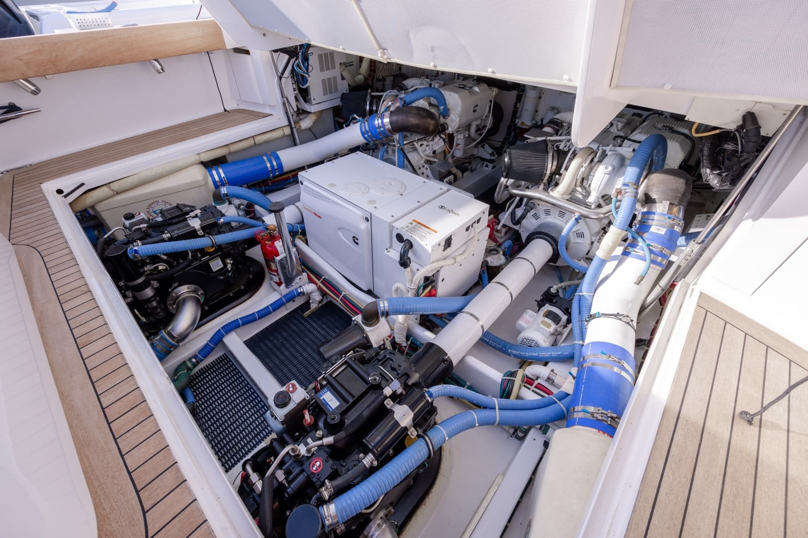 2015 Jarrett Bay Hardtop Express