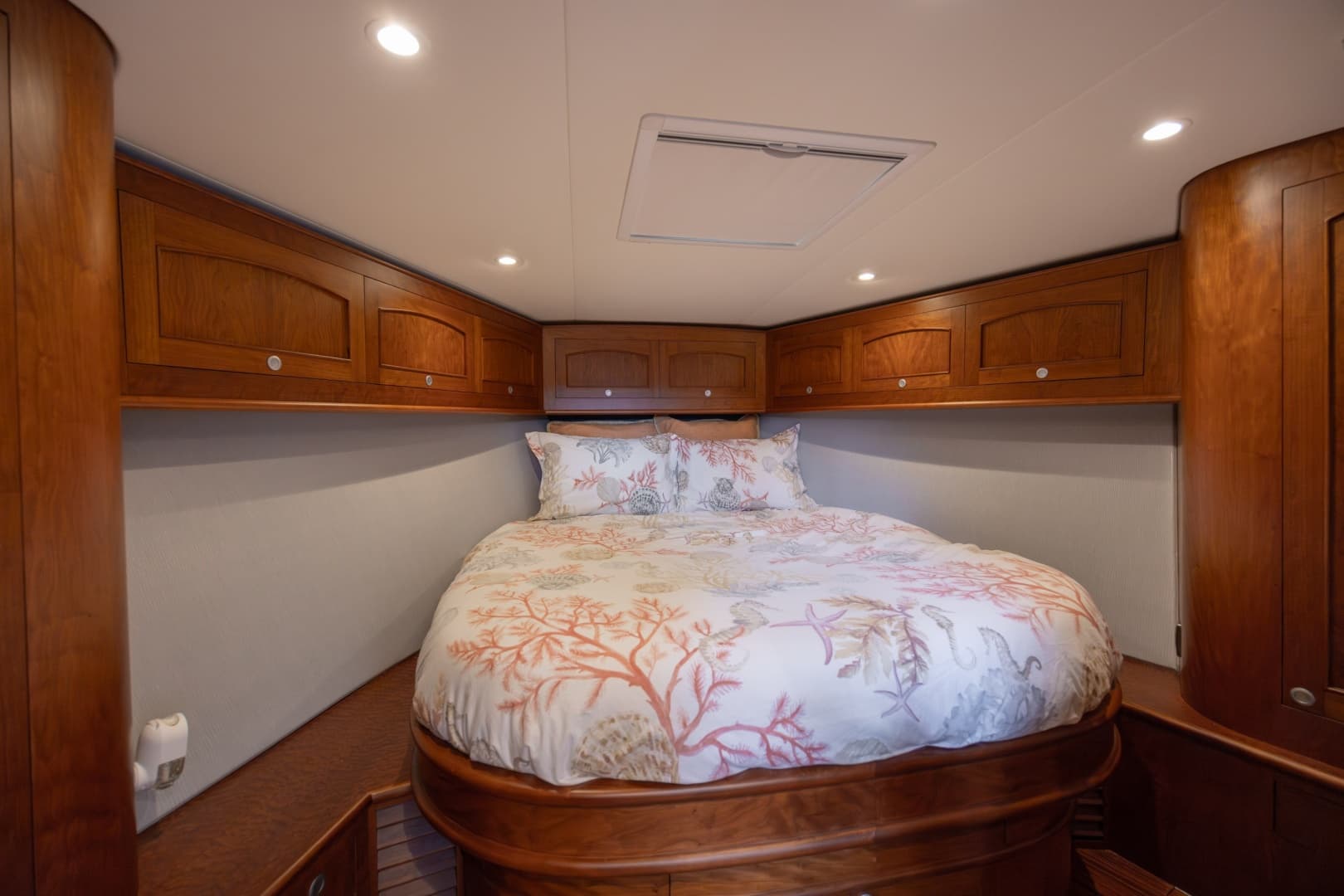 2015 Jarrett Bay Hardtop Express