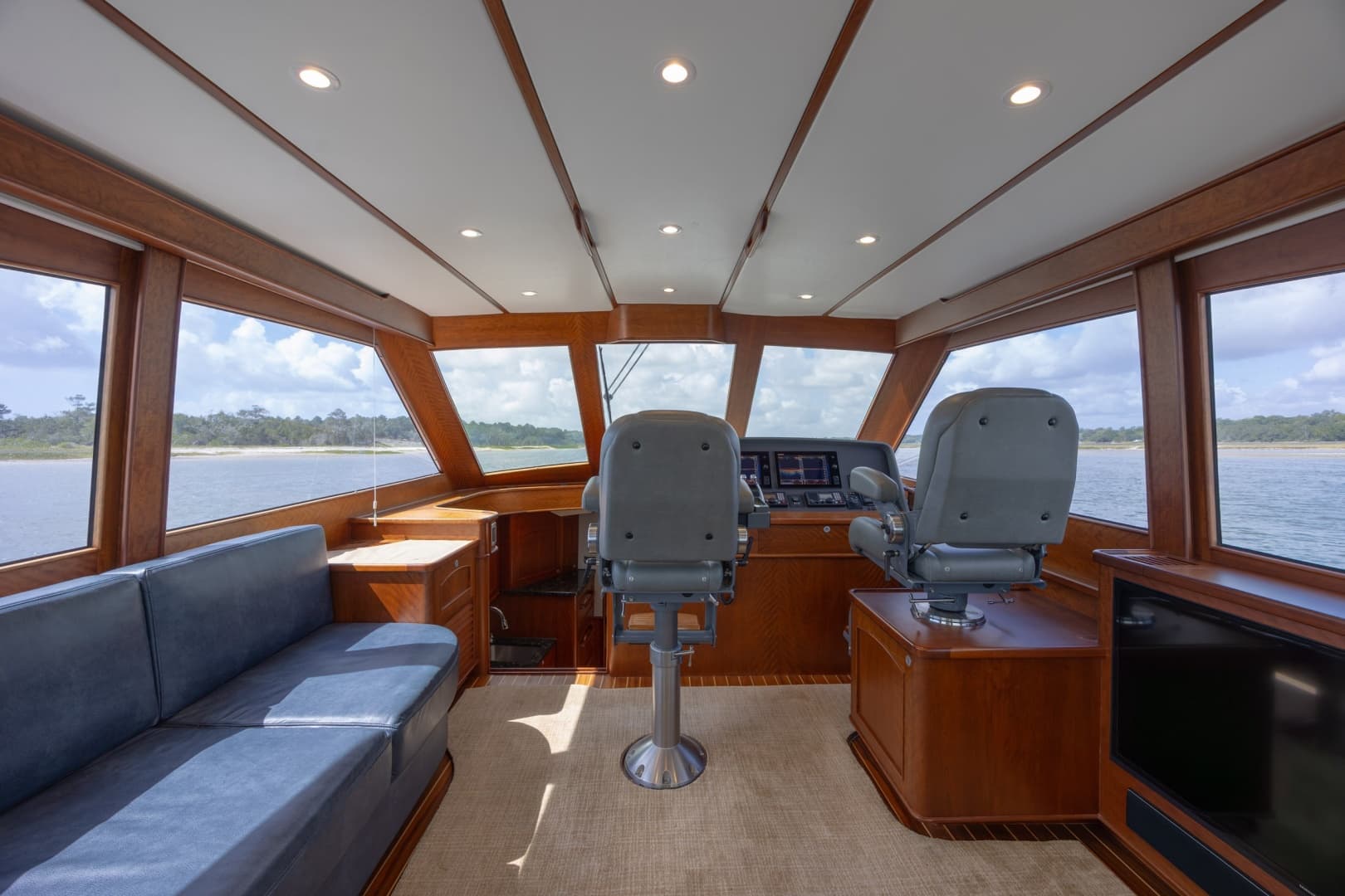 2015 Jarrett Bay Hardtop Express