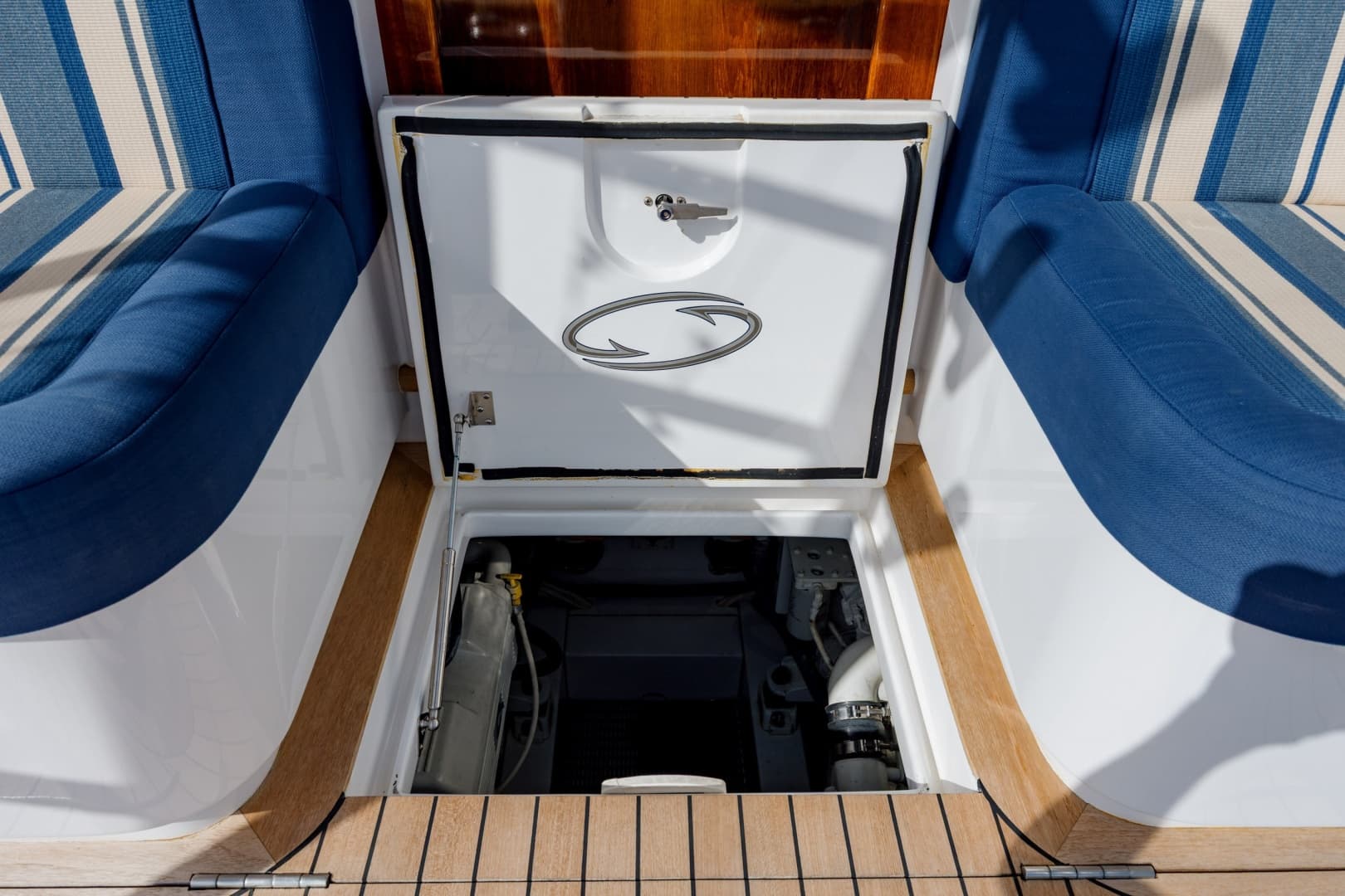 2015 Jarrett Bay Hardtop Express