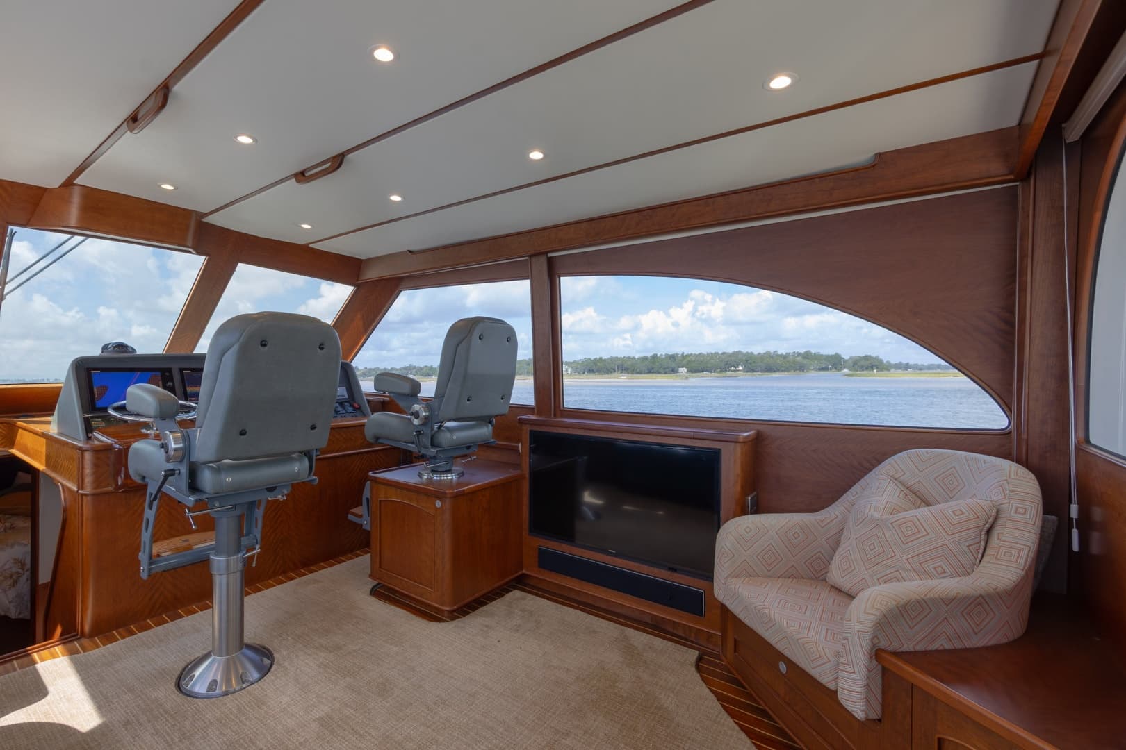 2015 Jarrett Bay Hardtop Express