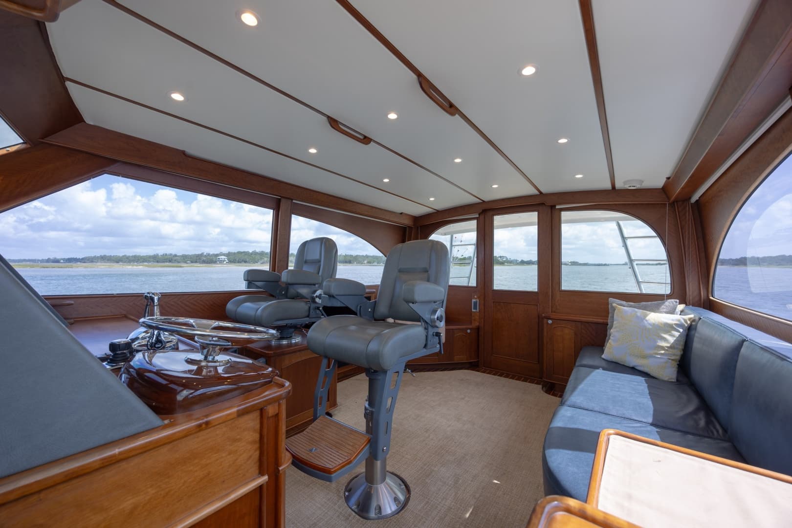 2015 Jarrett Bay Hardtop Express