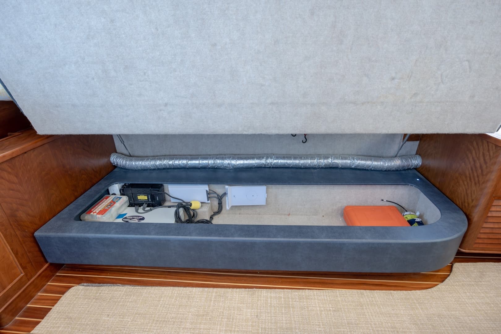 2015 Jarrett Bay Hardtop Express