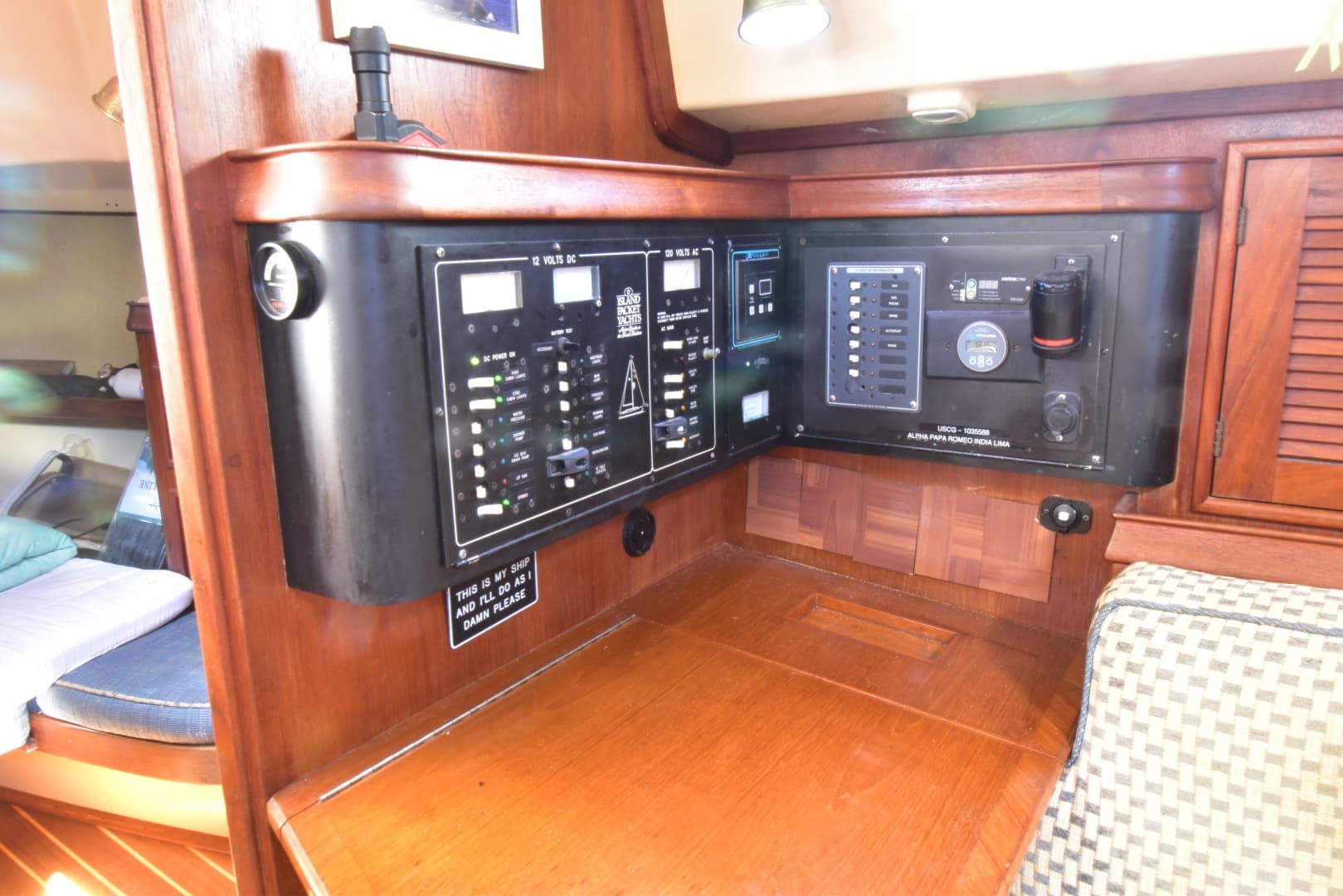 1995 Island Packet 