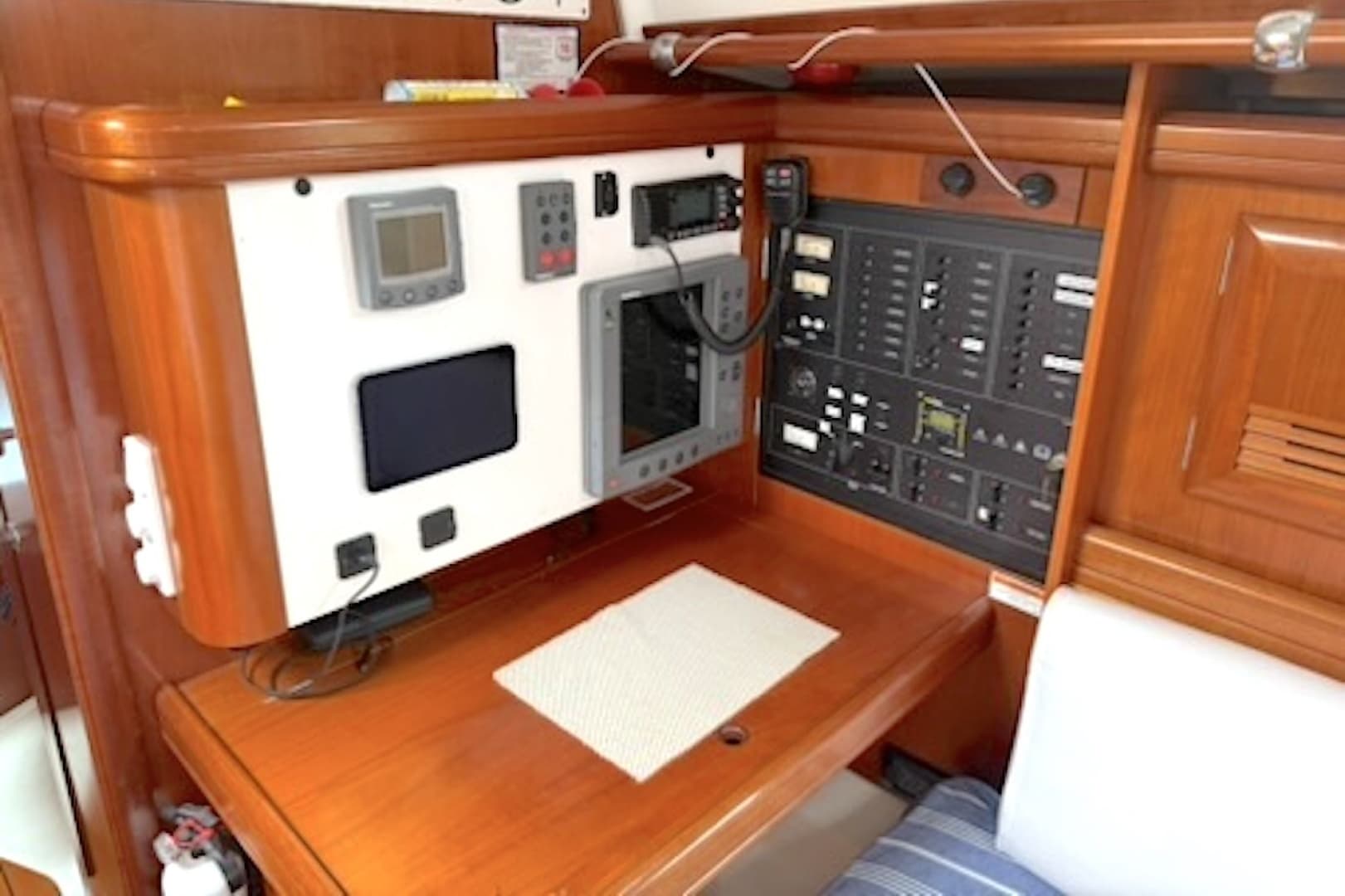 2001 Beneteau 