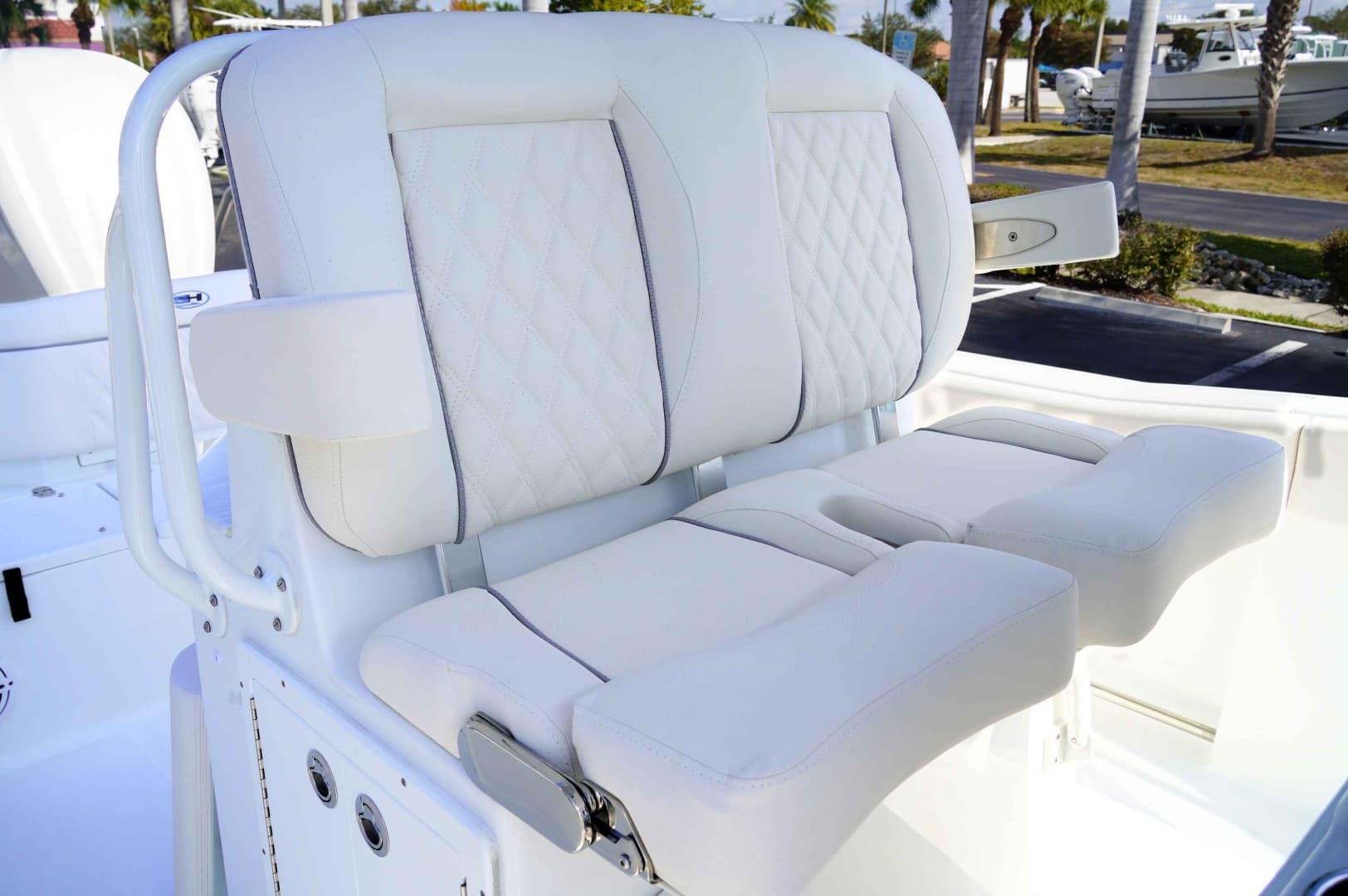 2026 Sea Hunt Ultra 245SE
