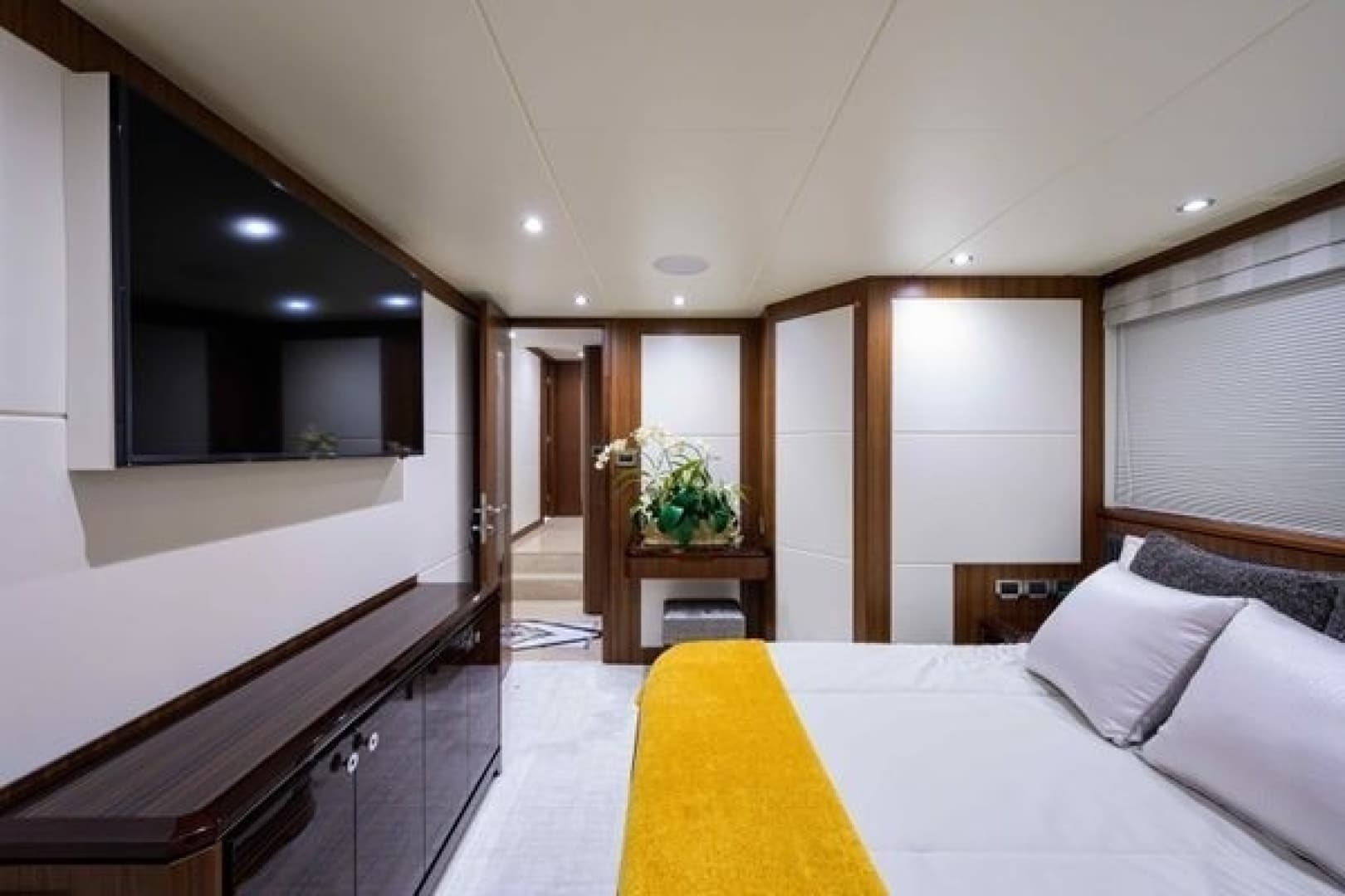 2019 Ocean Alexander Motoryacht 100