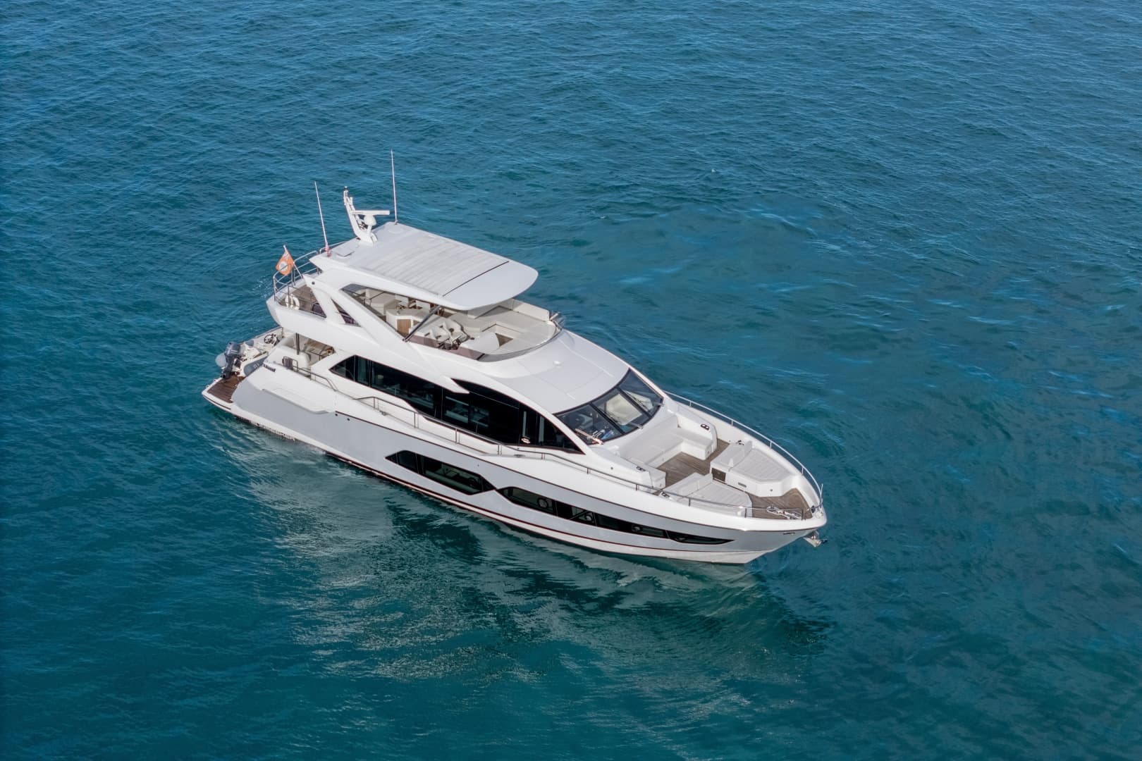 2019 Sunseeker 76 YACHT