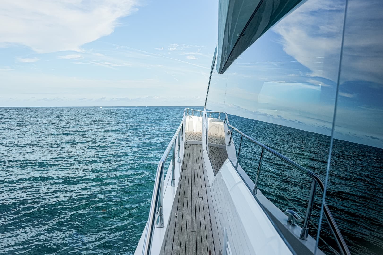 2019 Sunseeker 76 YACHT