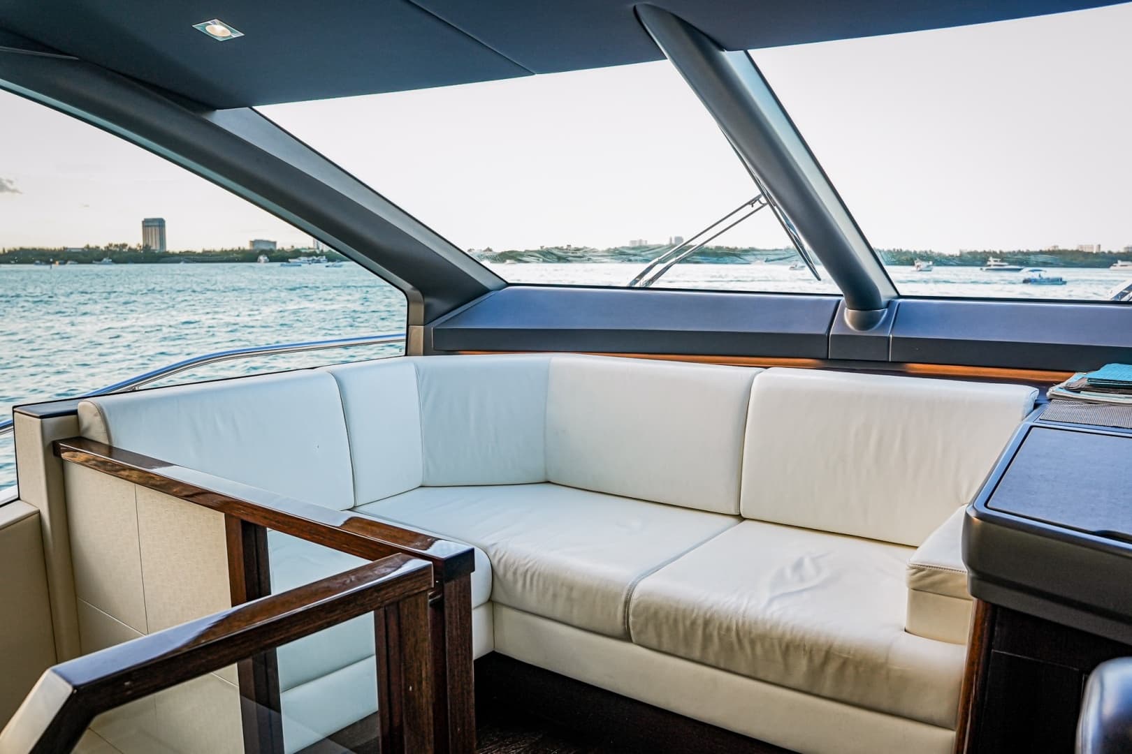 2019 Sunseeker 76 YACHT