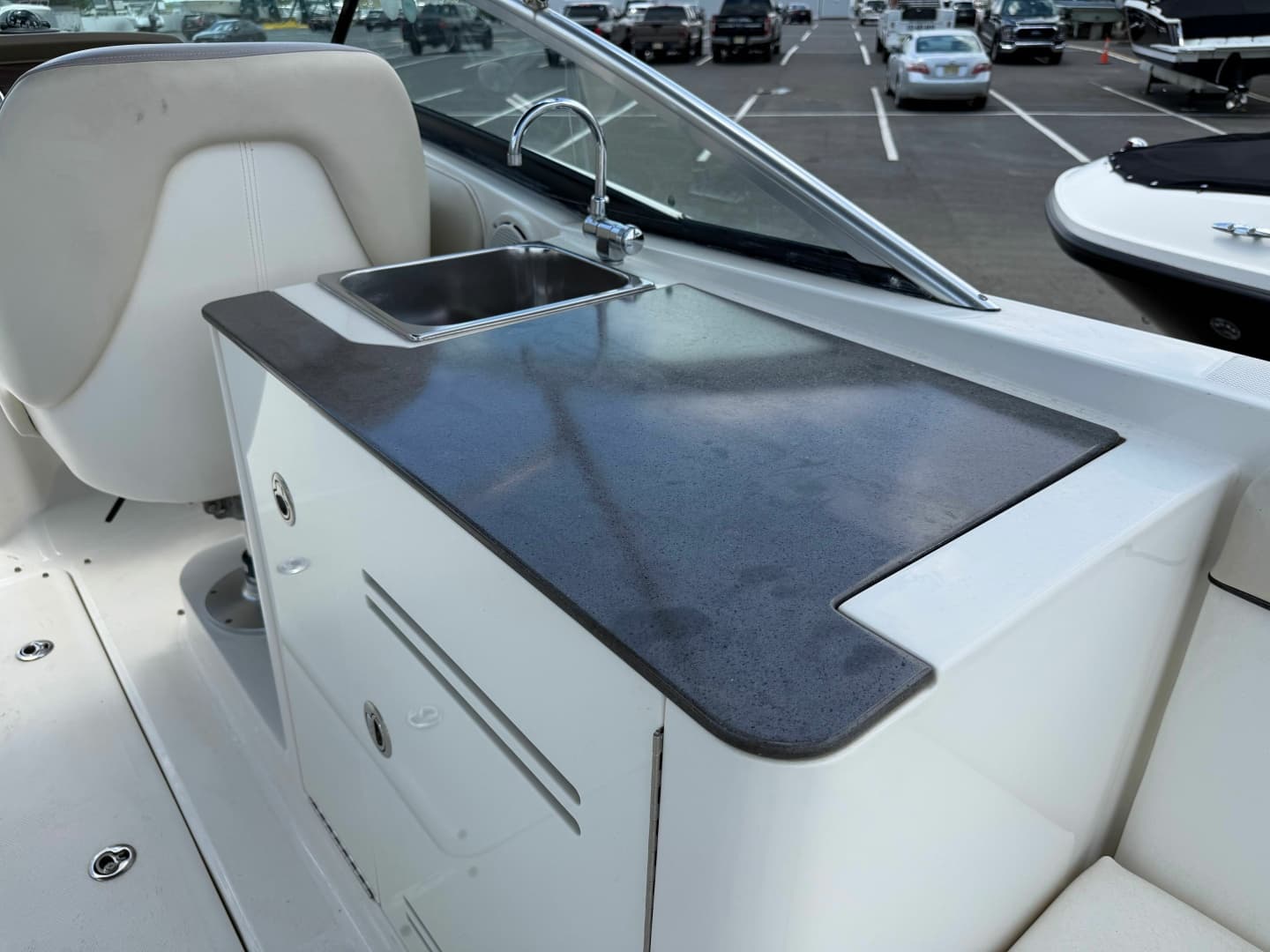 2013 Sea Ray 300 Sundeck