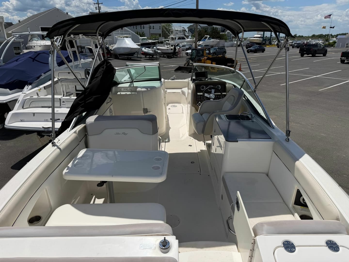 2013 Sea Ray 300 Sundeck