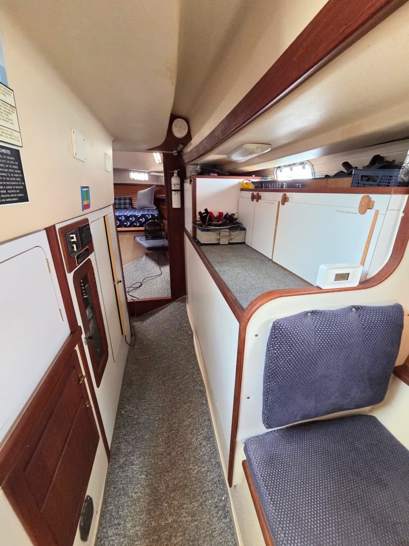 1990 Catalina Morgan Classic 41