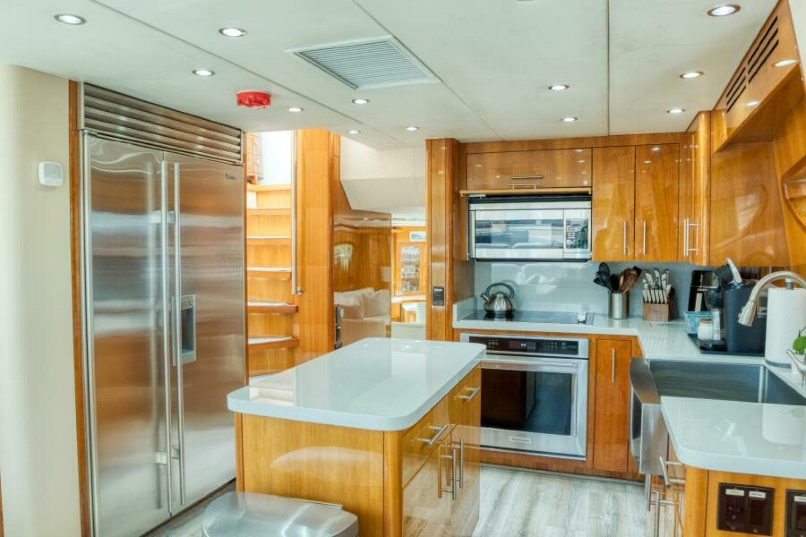 2007 Hatteras 80 Enclosed Bridge