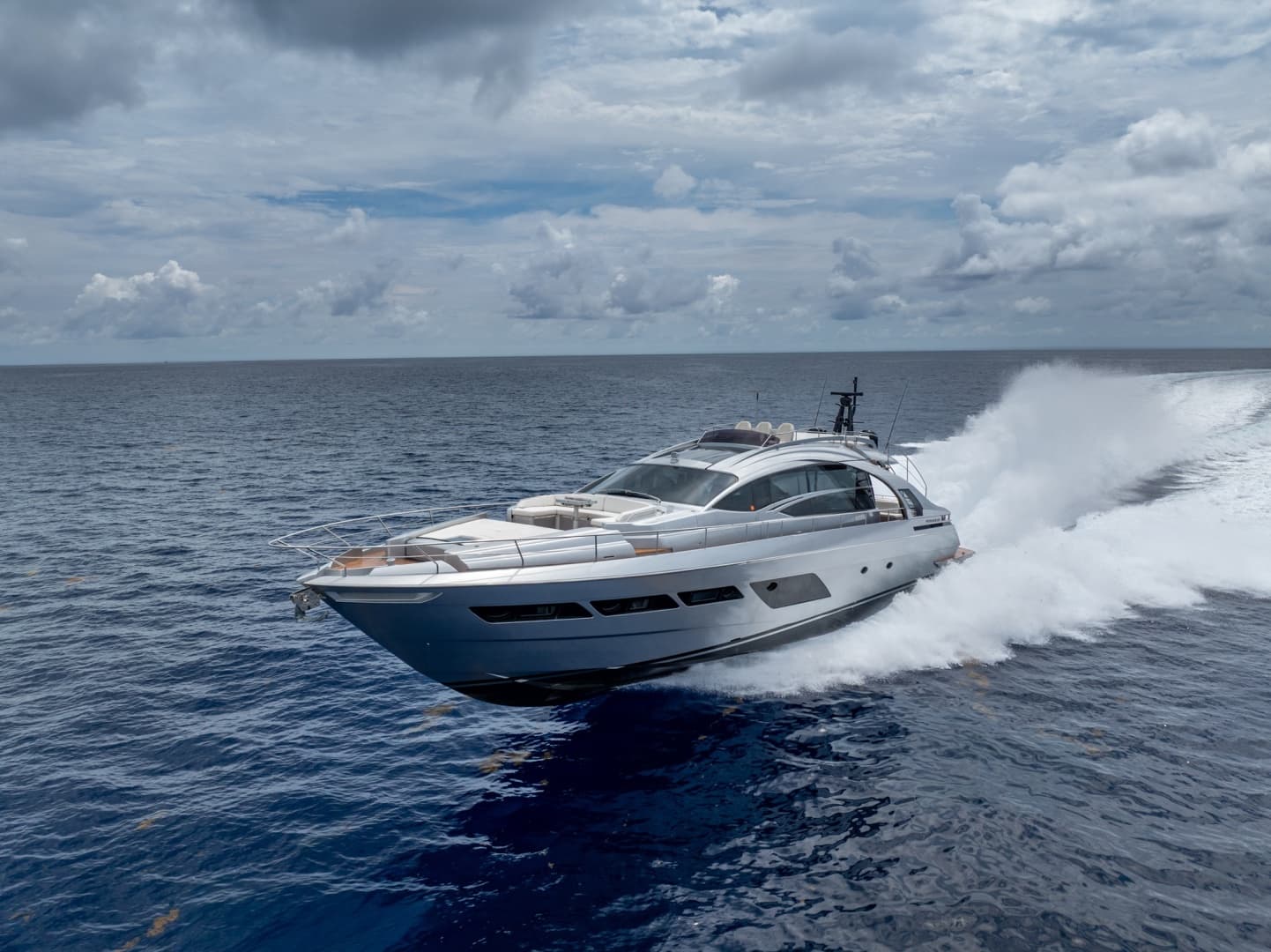 2020 Pershing 8X