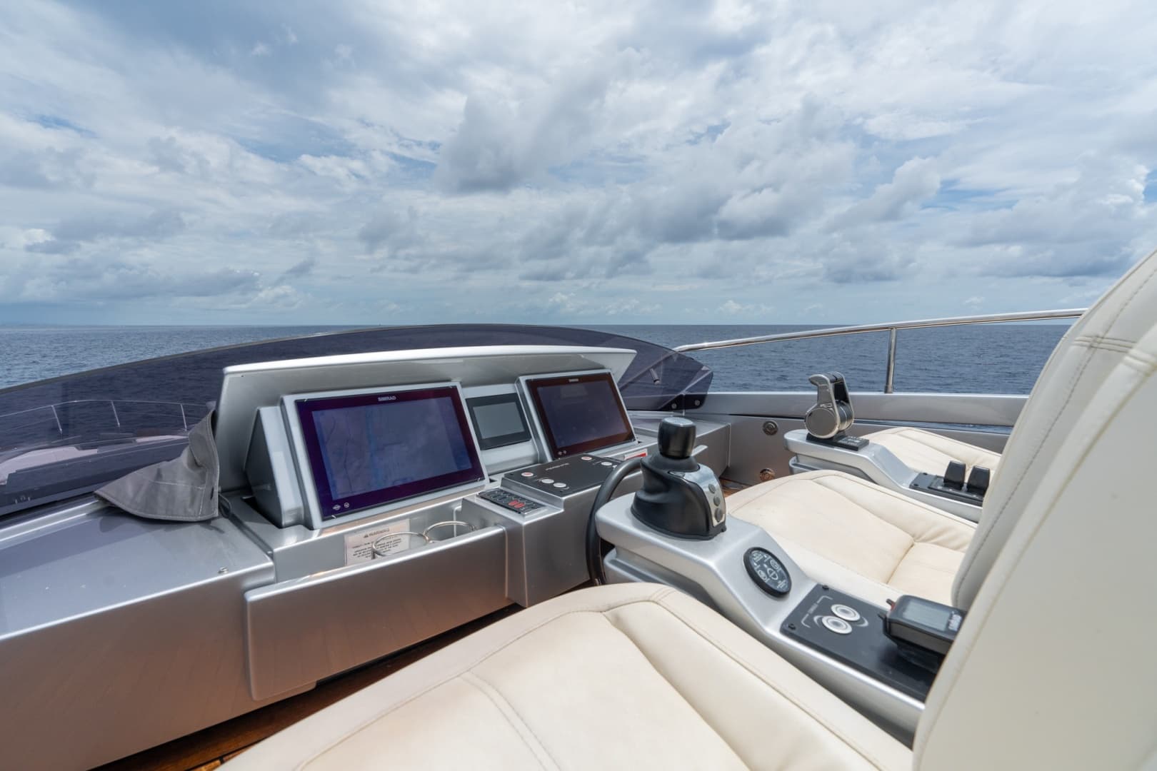 2020 Pershing 8X