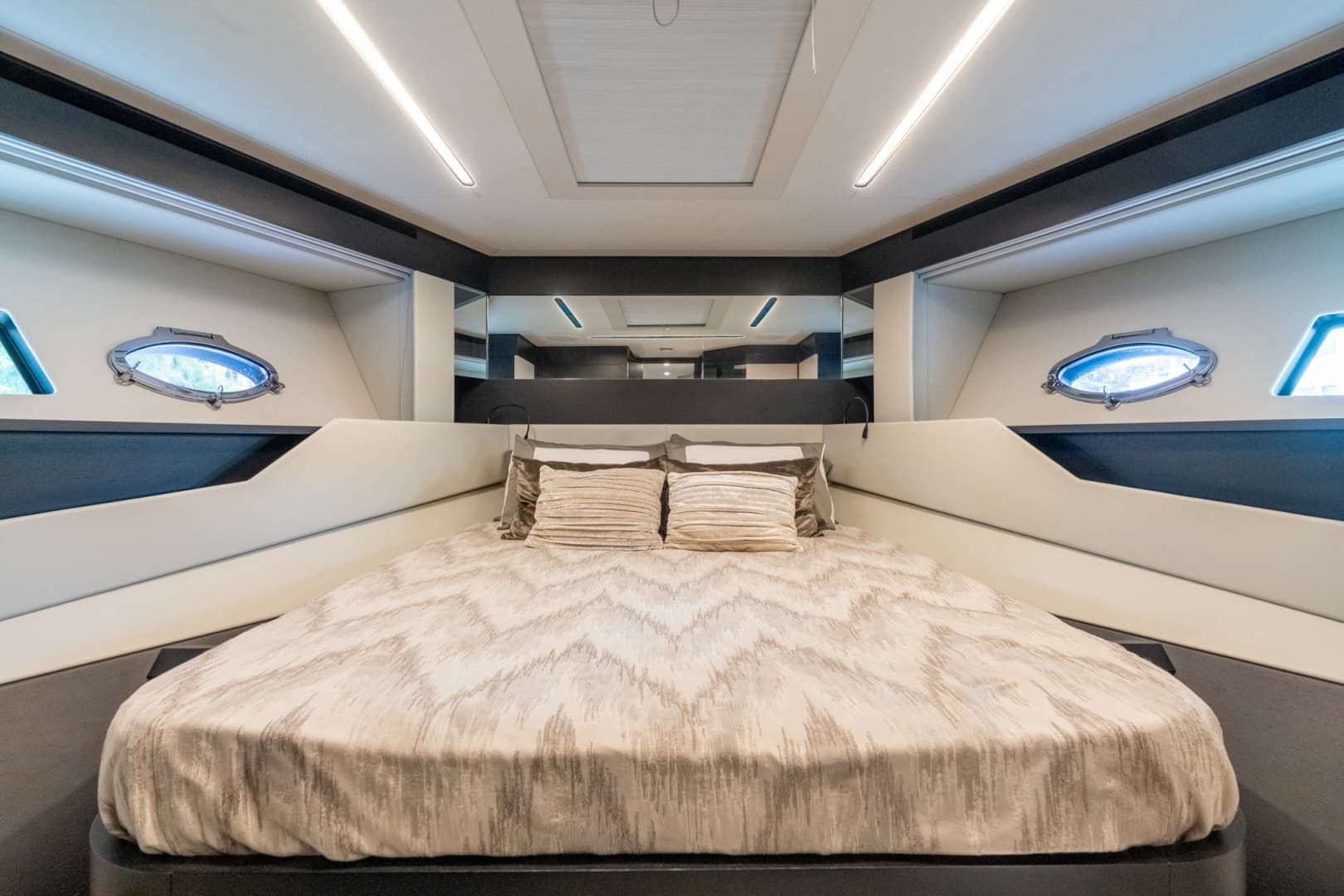 2020 Pershing 8X