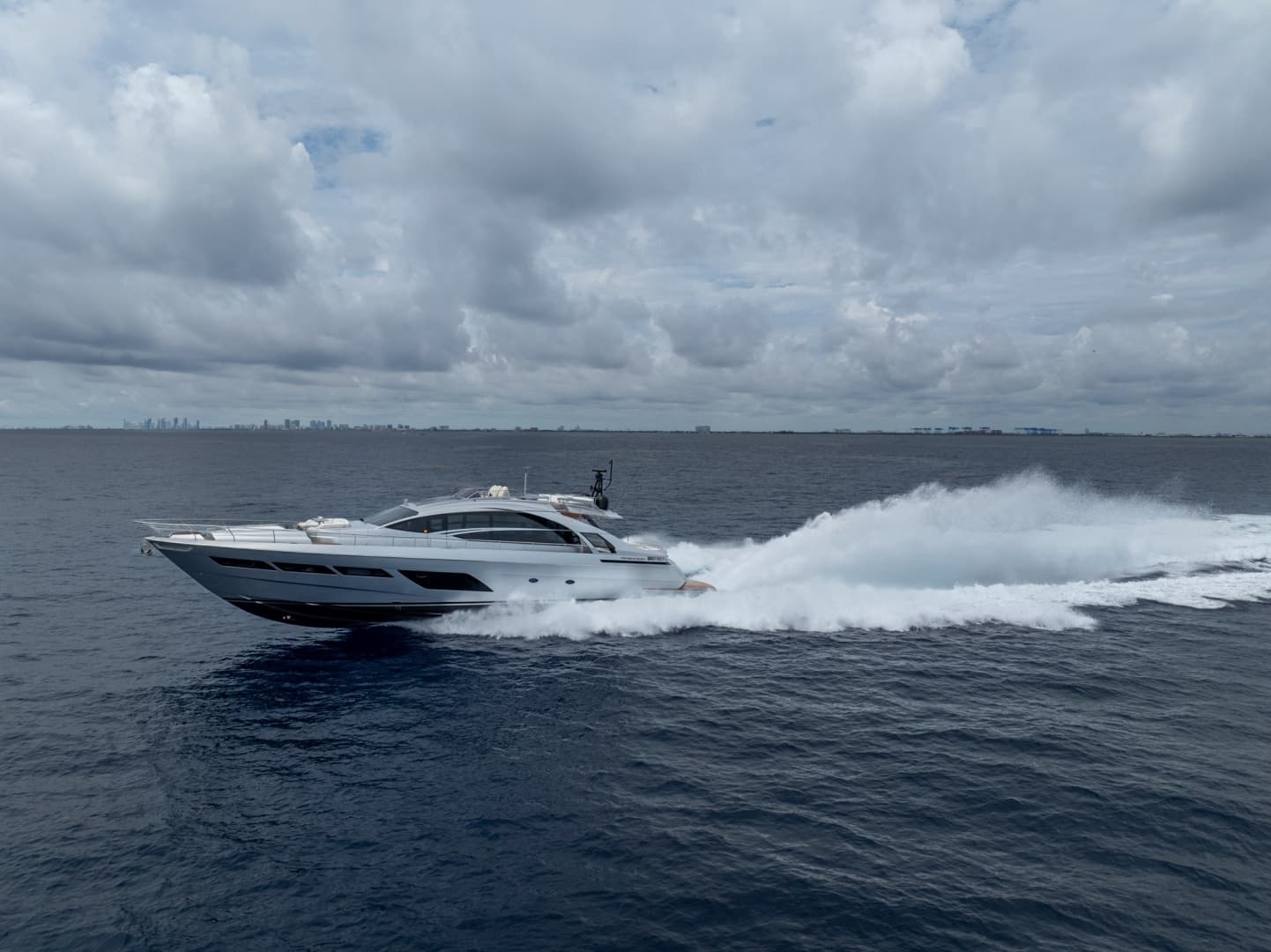 2020 Pershing 8X