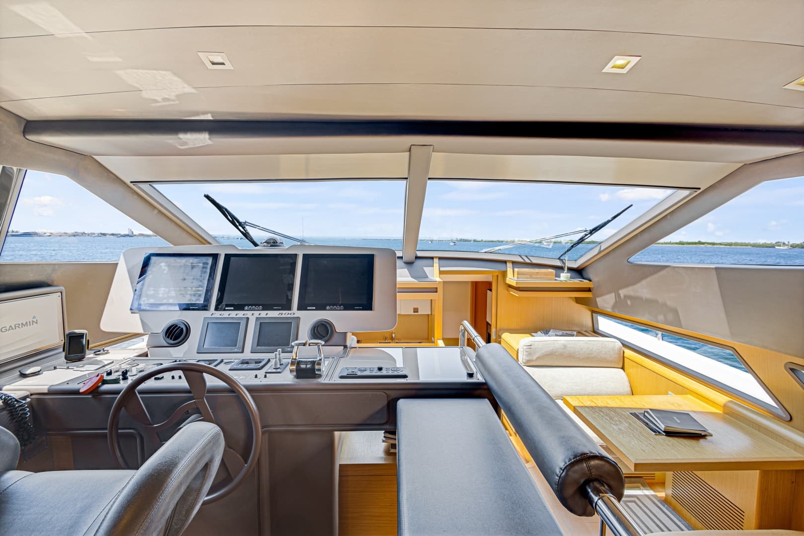 2013 Ferretti Yachts F800
