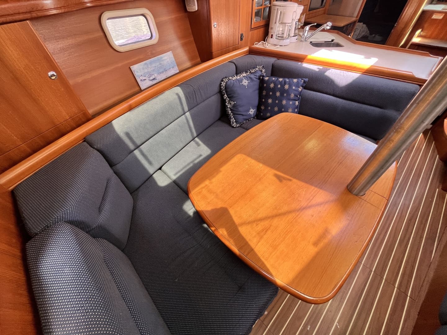 2006 Hunter 36