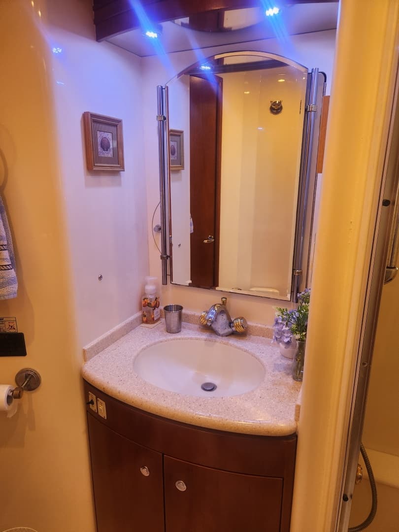 1998 Carver Voyager