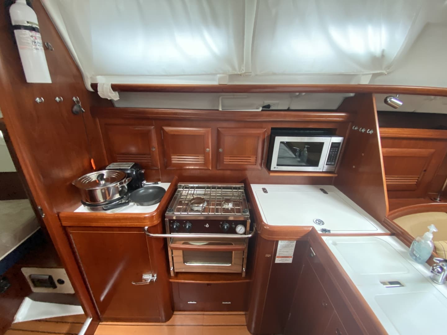 2004 Beneteau 373