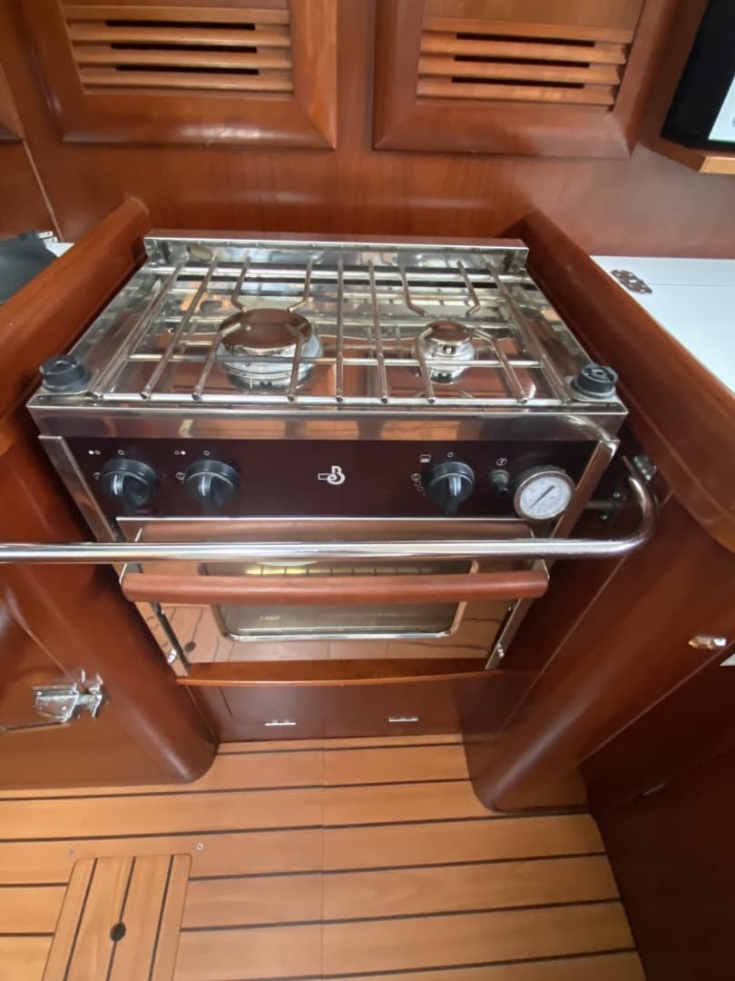 2004 Beneteau 373