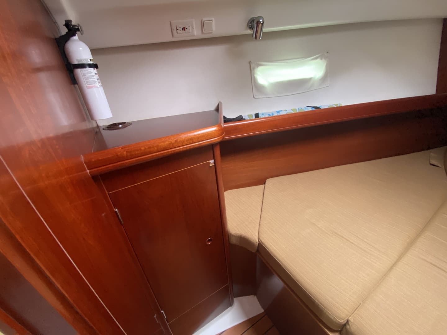 2004 Beneteau 373