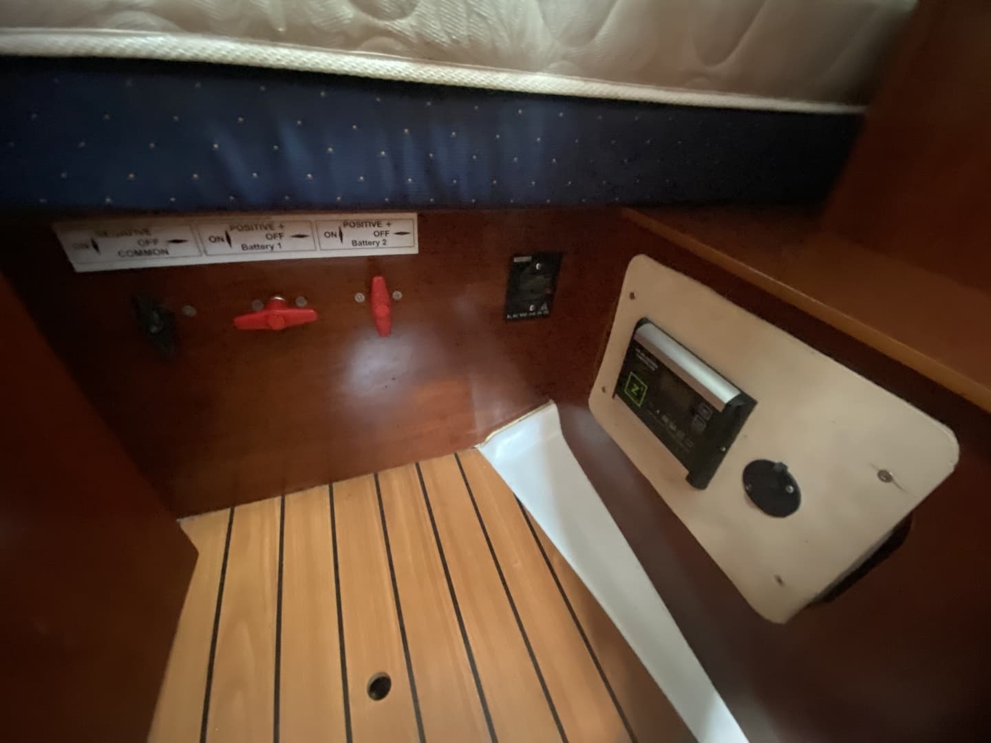 2004 Beneteau 373