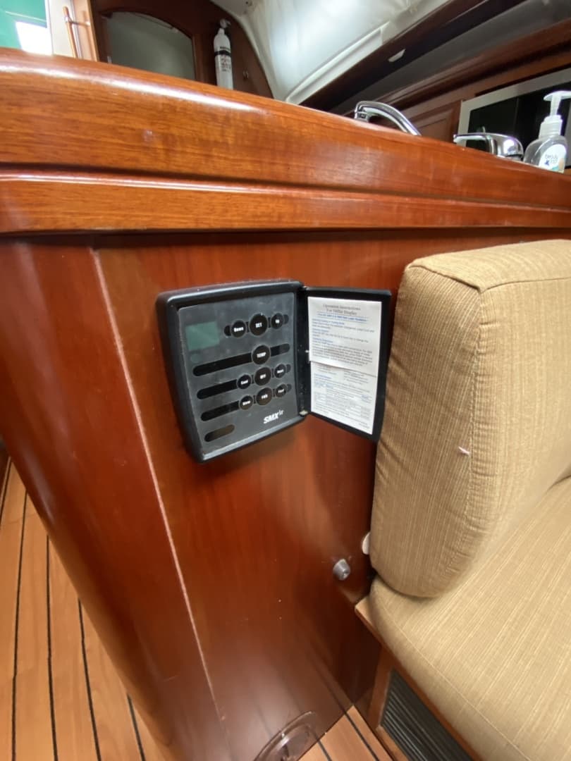 2004 Beneteau 373