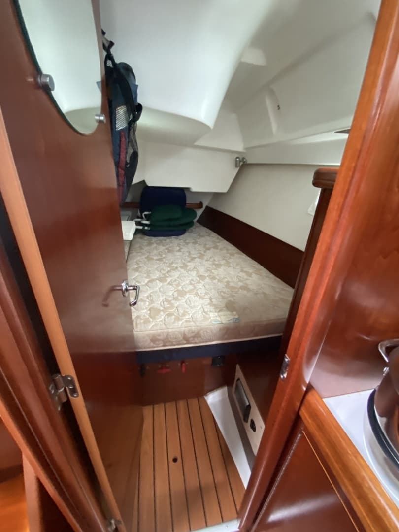 2004 Beneteau 373