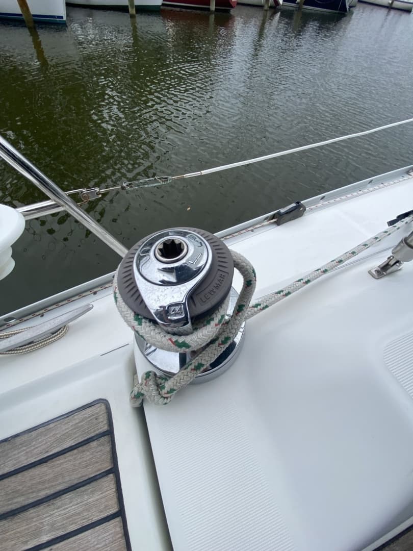 2004 Beneteau 373
