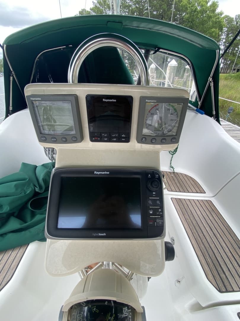 2004 Beneteau 373