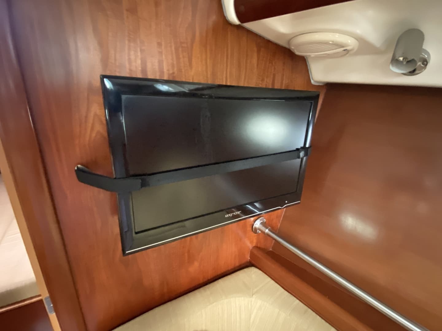 2004 Beneteau 373