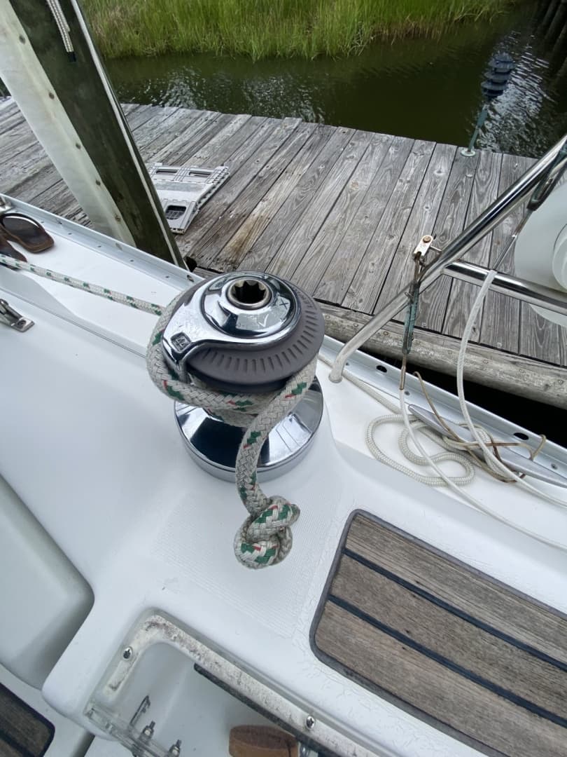 2004 Beneteau 373