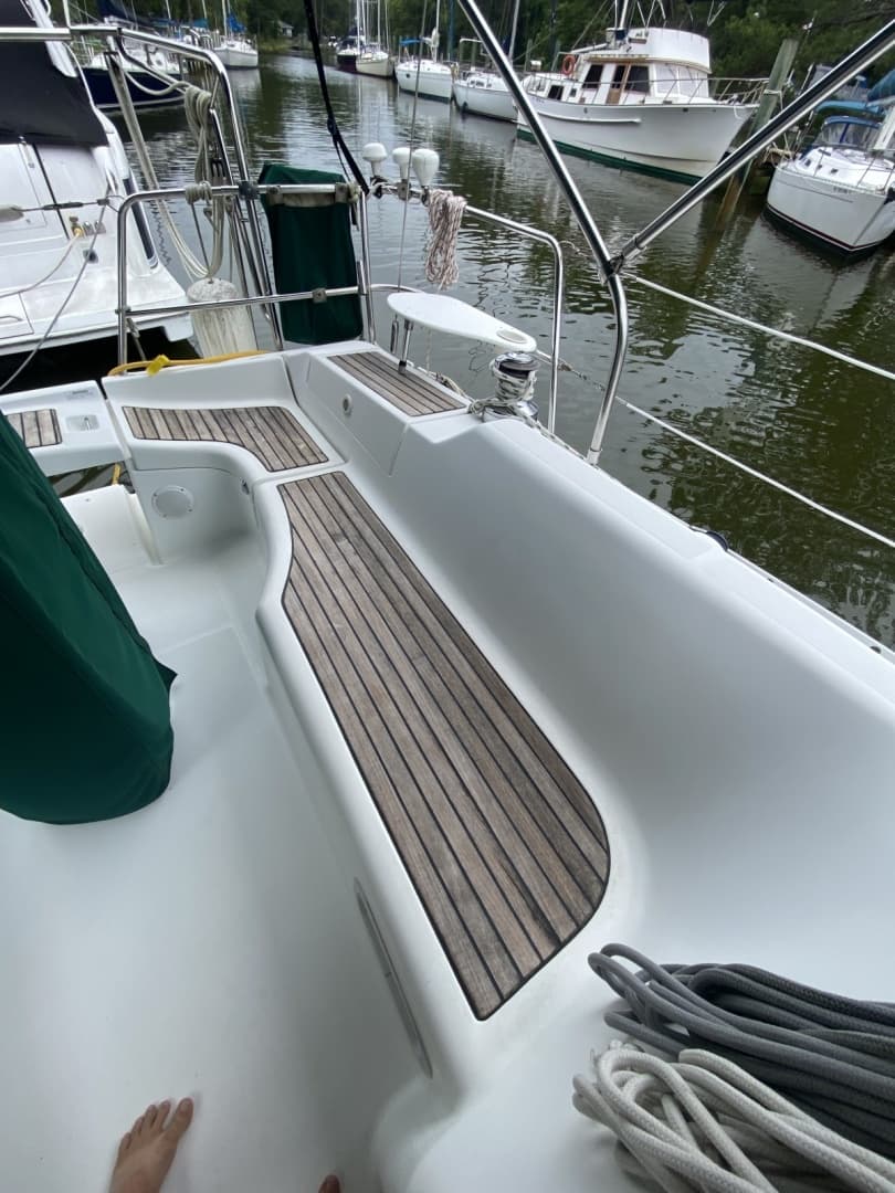 2004 Beneteau 373