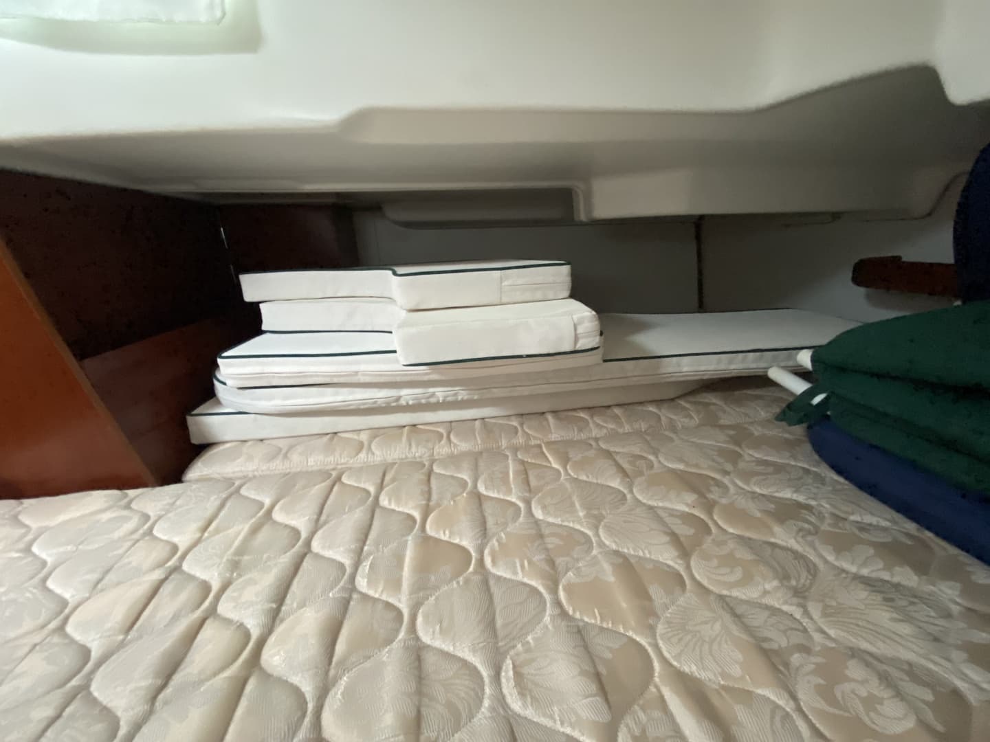 2004 Beneteau 373