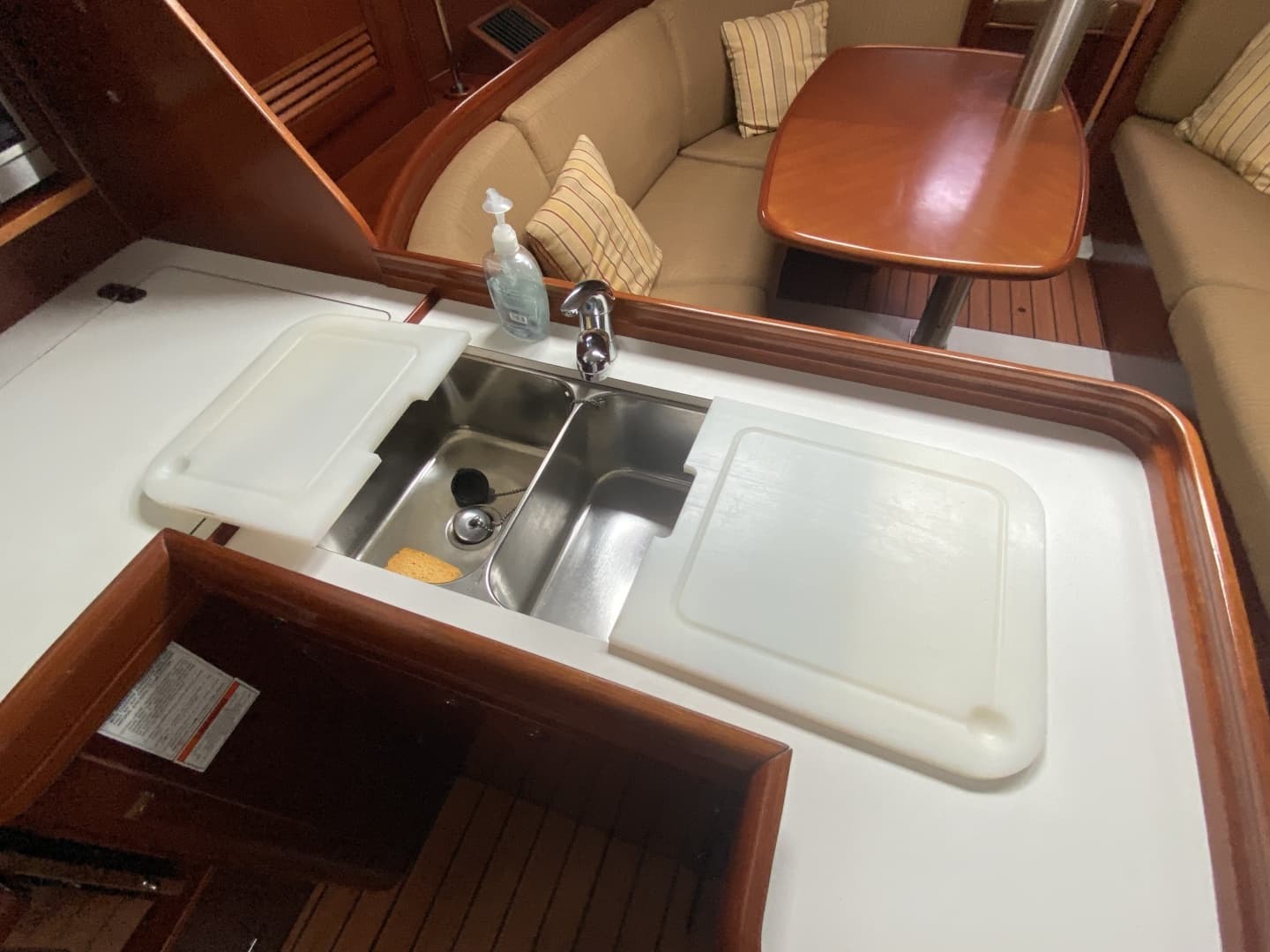2004 Beneteau 373