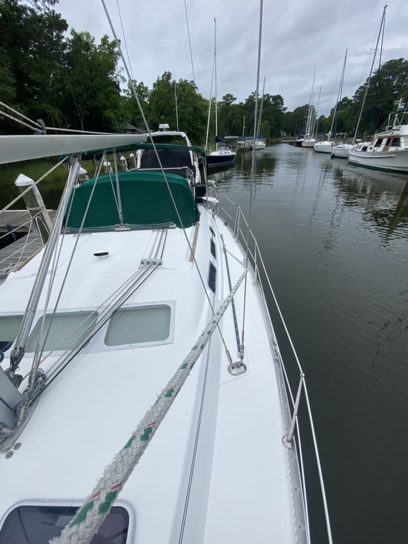 2004 Beneteau 373