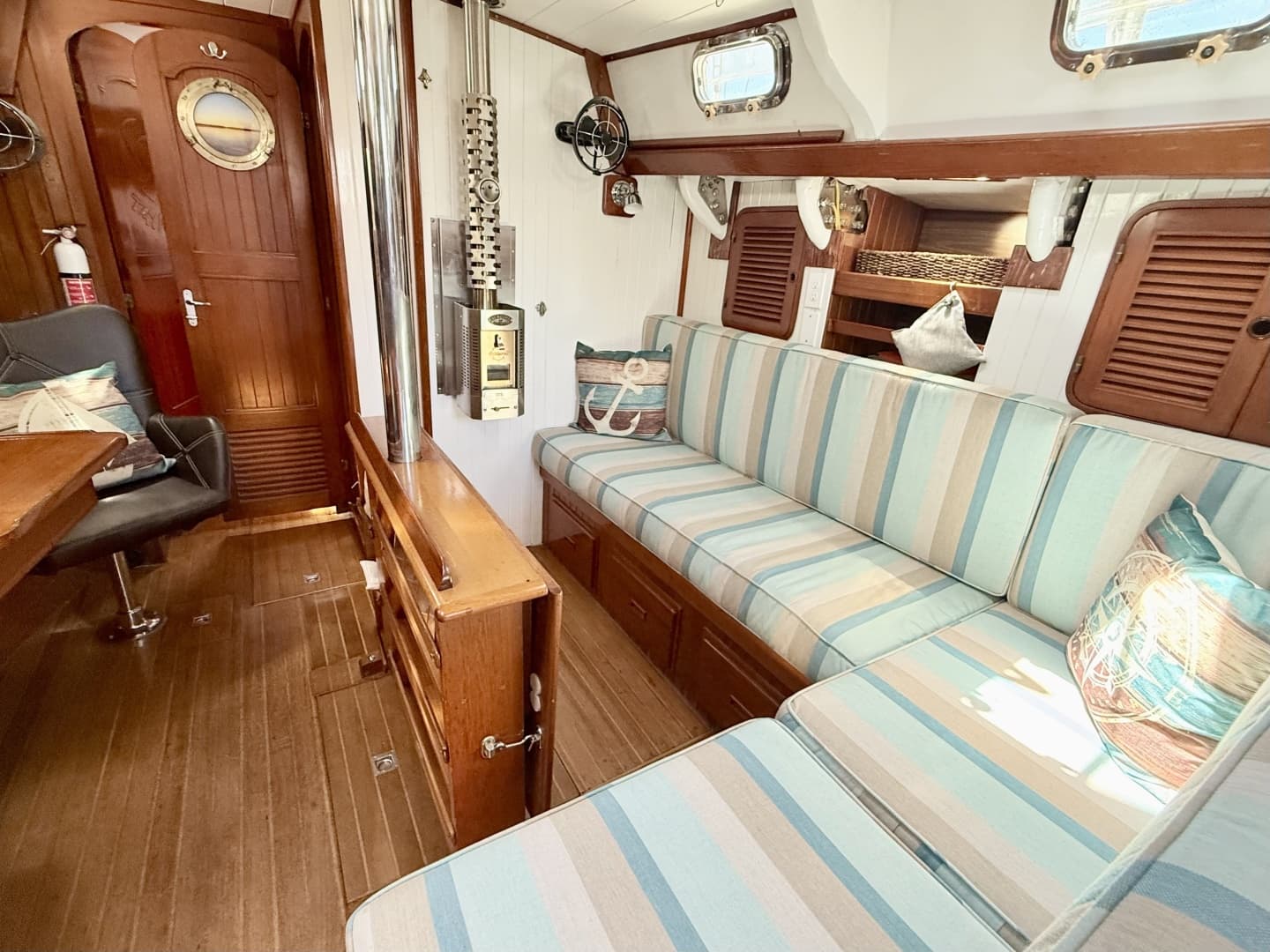 1985 Tayana Vancouver 42