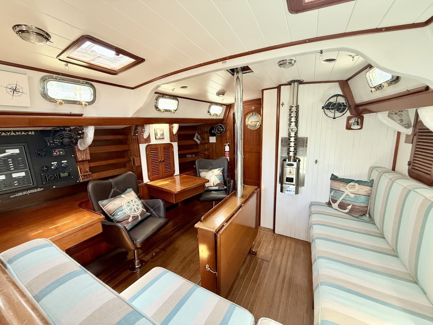 1985 Tayana Vancouver 42