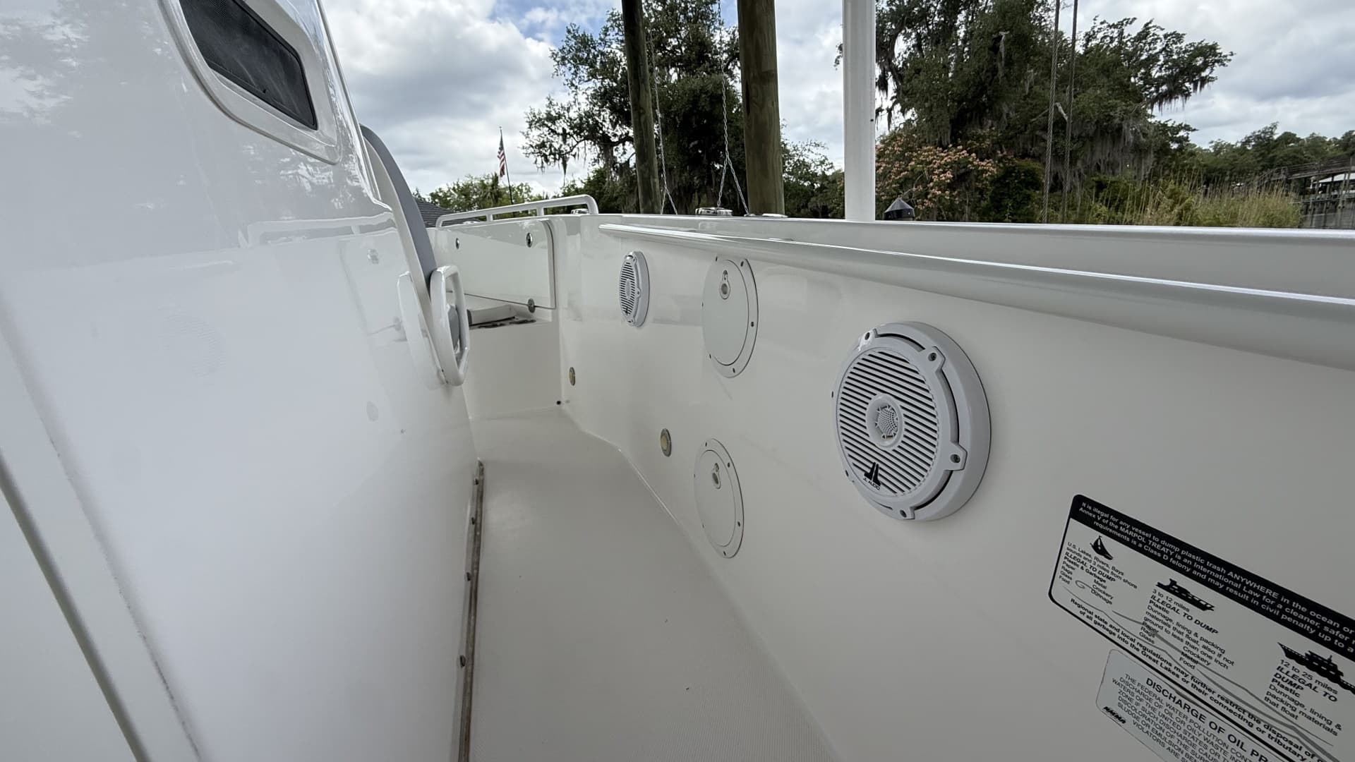 2016 Everglades 295 Center Console