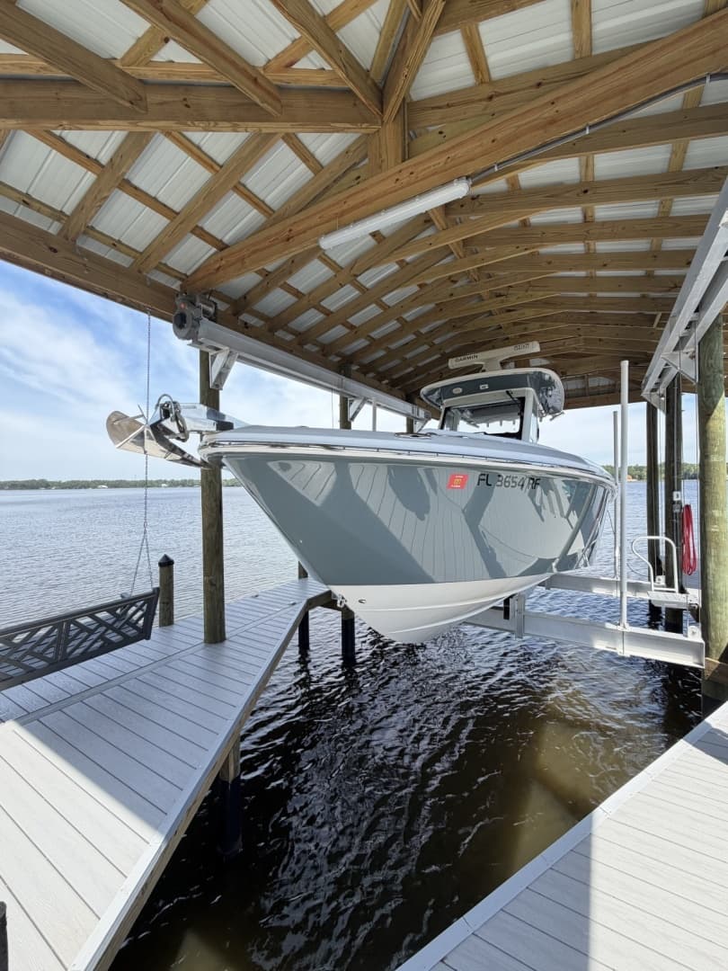 2016 Everglades 295 Center Console
