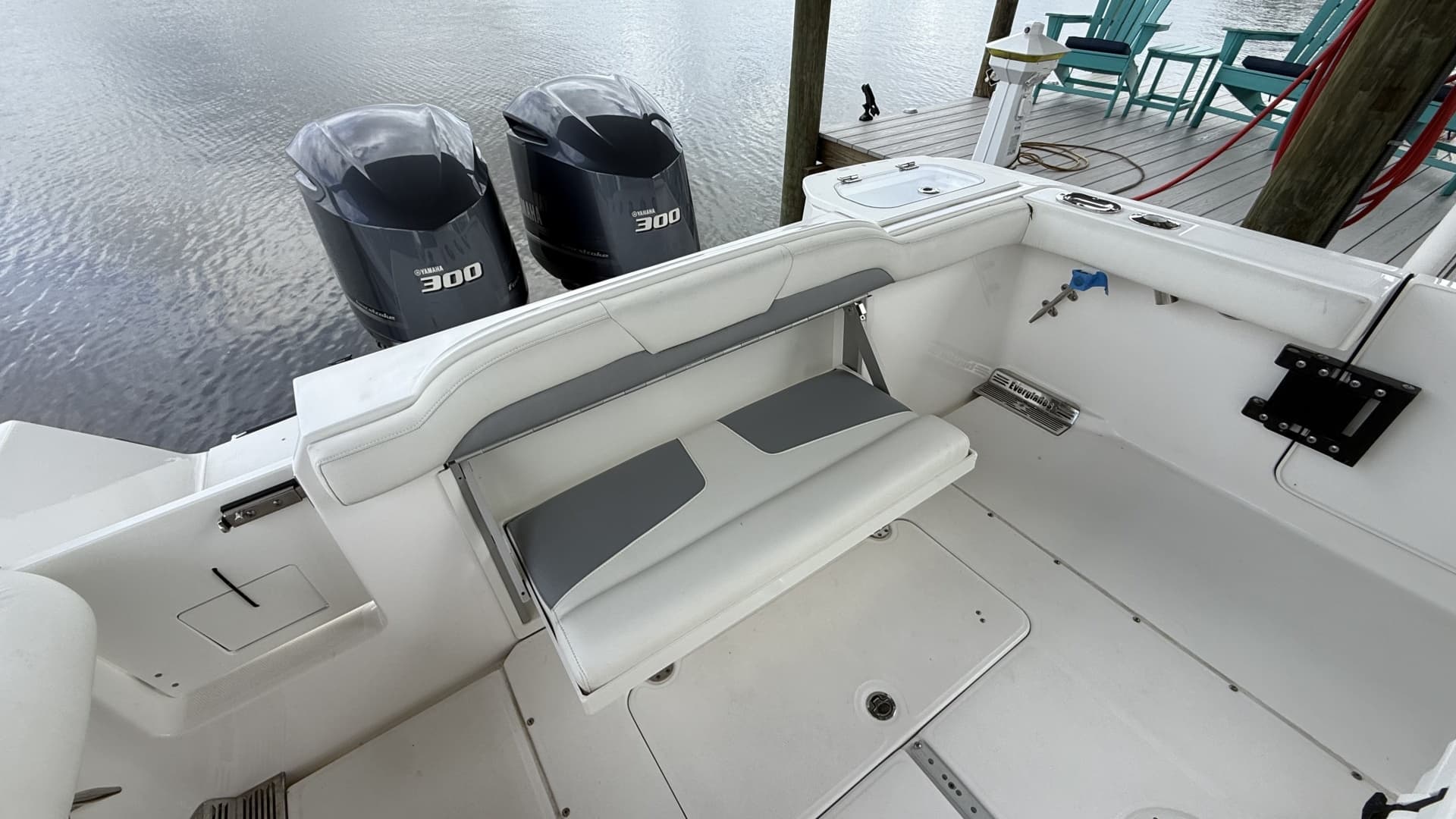 2016 Everglades 295 Center Console