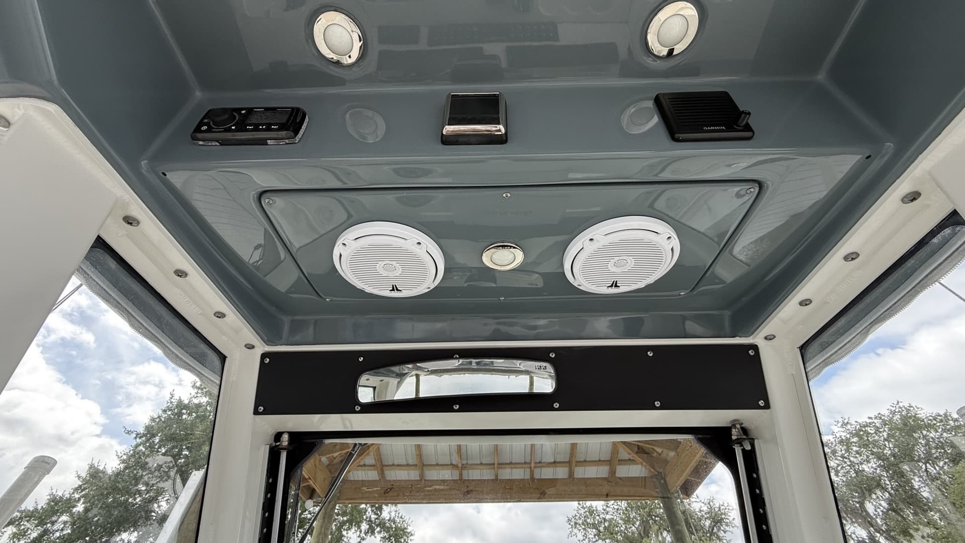 2016 Everglades 295 Center Console