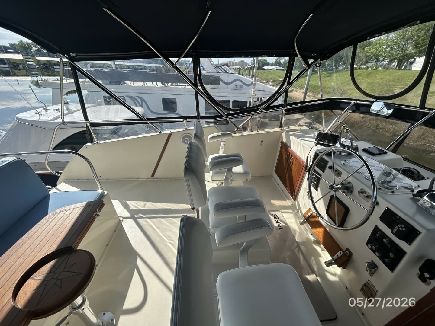 42' Hatteras flybridge port