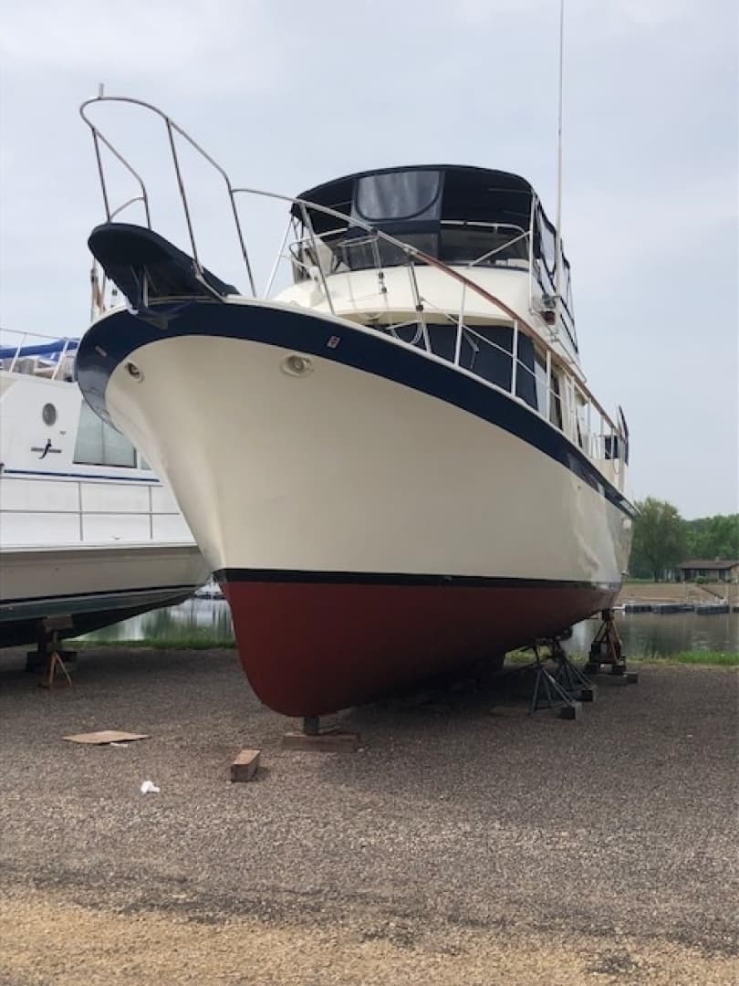 42' hatteras hauled out4