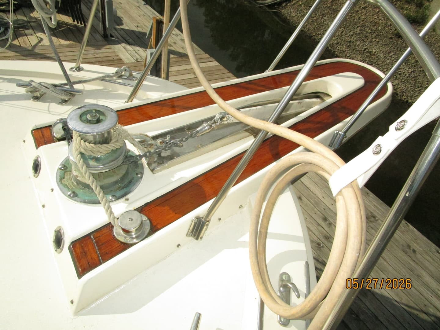 42' Hatteras anchor windlass2