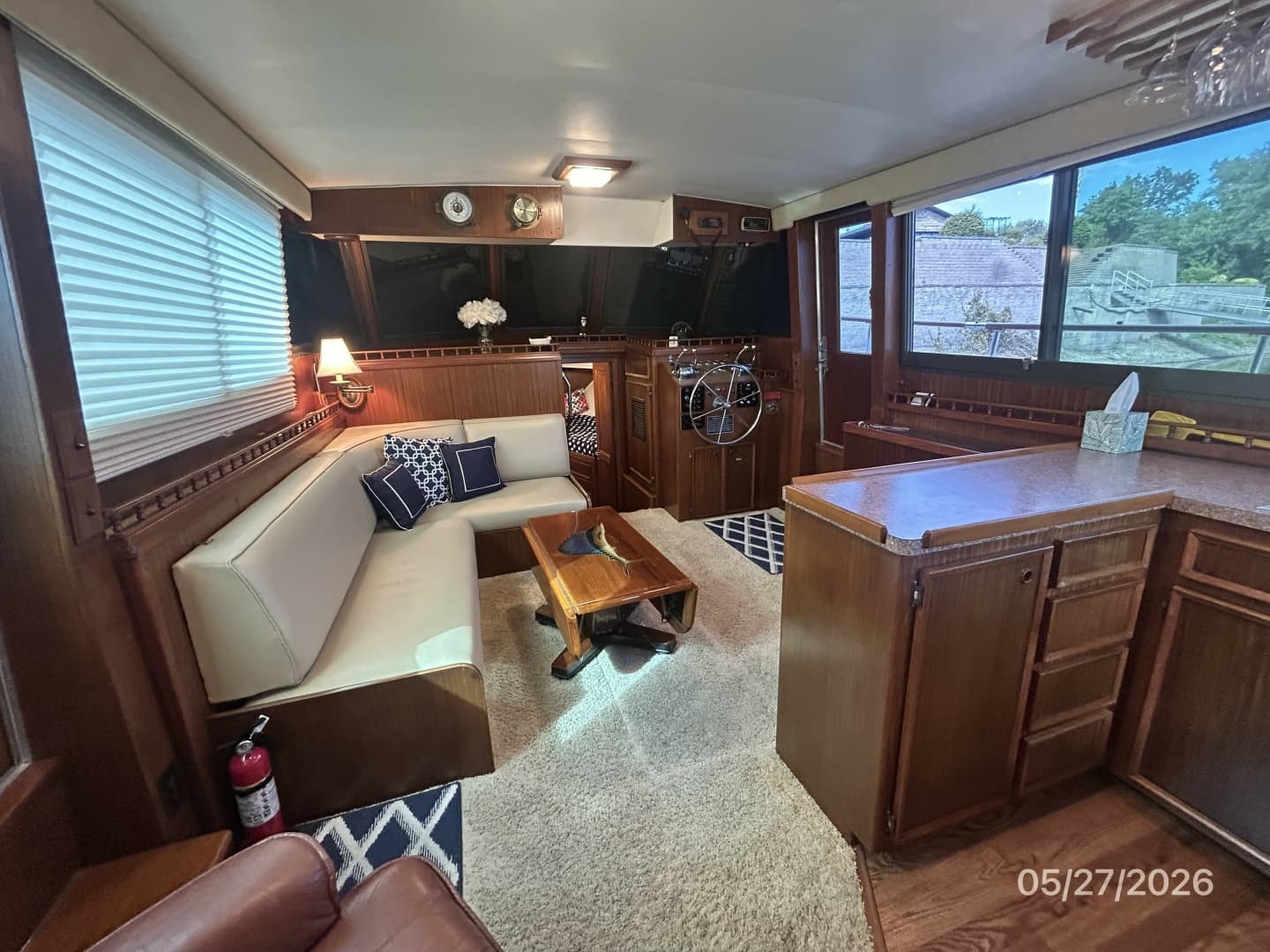 42' Hatteras salon forward